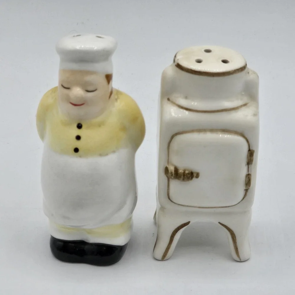 Vintage Chef Cook & Stove Salt Pepper Shaker Set Kitchen Novelty Ceramic